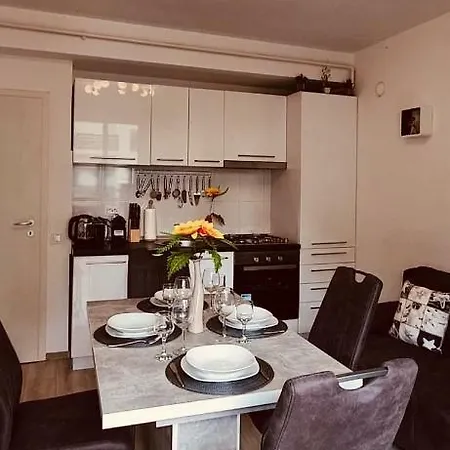 Apartament Comfort Primaverii Rîşnov Exterior foto